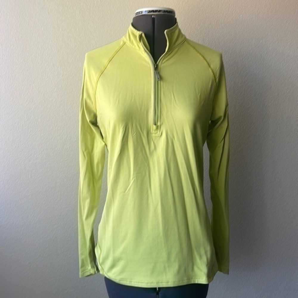 Callaway top medium lime green with silver accents